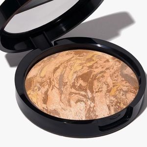 Baked Balance-N-Glow in Shade Golden Medium